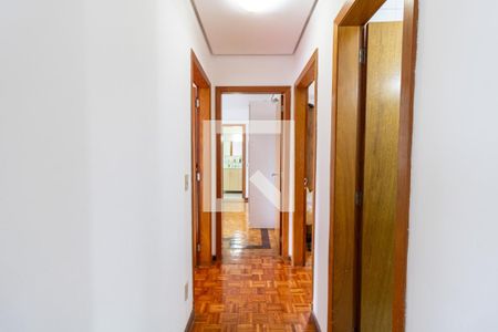 Corredor de apartamento à venda com 3 quartos, 158m² em Cavalhada, Porto Alegre