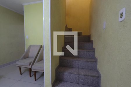Escadas de casa à venda com 3 quartos, 160m² em Sapopemba, São Paulo