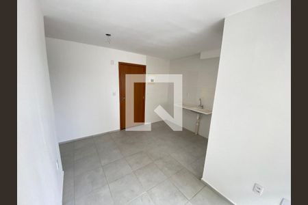 Sala de apartamento à venda com 2 quartos, 45m² em Del Castilho, Rio de Janeiro