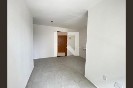 Sala de apartamento à venda com 2 quartos, 45m² em Del Castilho, Rio de Janeiro