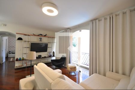 Sala de TV de casa para alugar com 4 quartos, 650m² em Jardim Leonor Mendes de Barros, São Paulo