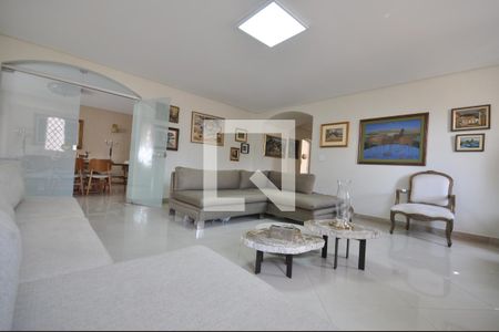 Sala de estar de casa para alugar com 4 quartos, 650m² em Jardim Leonor Mendes de Barros, São Paulo