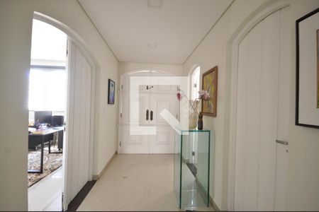 Hall de entrada de casa para alugar com 4 quartos, 650m² em Jardim Leonor Mendes de Barros, São Paulo