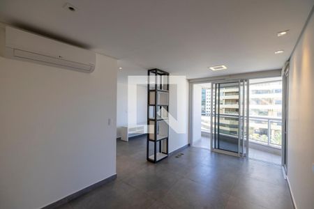 Sala 1 de apartamento para alugar com 1 quarto, 70m² em Empresarial 18 do Forte, Barueri
