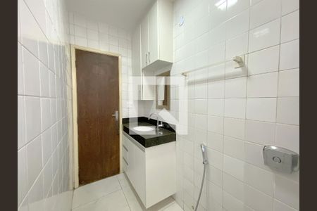 Banheiro de apartamento à venda com 1 quarto, 45m² em Floresta, Belo Horizonte