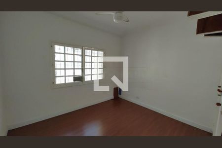 Casa à venda com 4 quartos, 350m² em Interlagos, São Paulo