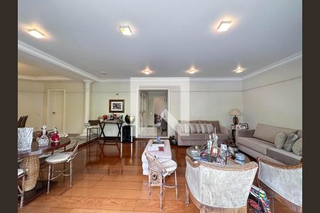 Apartamento à venda com 4 quartos, 256m² em Cambuí, Campinas