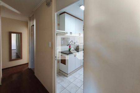 Corredor de apartamento à venda com 3 quartos, 70m² em Conjunto Residencial Souza Queiroz, Campinas