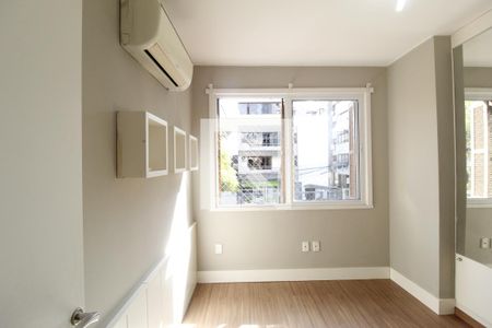 Quarto 1 de apartamento à venda com 2 quartos, 90m² em Petrópolis, Porto Alegre