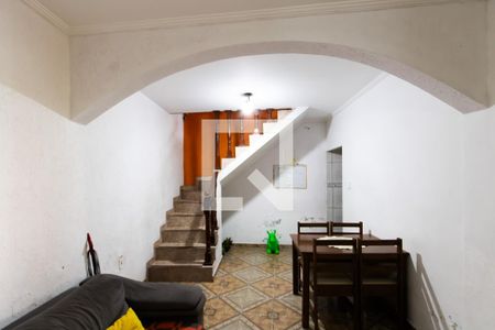 Casa à venda com 3 quartos, 253m² em Jardim Cotinha, São Paulo