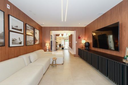 Sala de casa à venda com 3 quartos, 238m² em Jardim Leonor, São Paulo