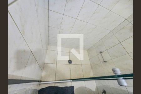 Banheiro de apartamento para alugar com 2 quartos, 92m² em Embaré, Santos