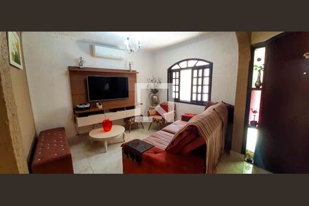 Sala de casa à venda com 2 quartos, 105m² em Quitaúna, Osasco