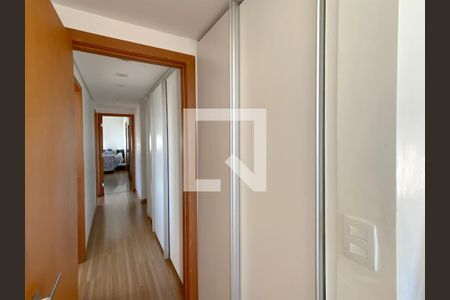 Corredor de apartamento à venda com 4 quartos, 150m² em Cruzeiro, Belo Horizonte