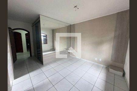 Casa à venda com 4 quartos, 212m² em Vila Regente Feijó, São Paulo