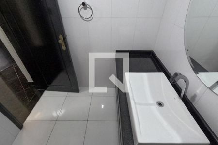Lavabo de apartamento para alugar com 3 quartos, 144m² em Gonzaga, Santos