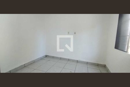 Quarto 3 de casa para alugar com 2 quartos, 60m² em Sarandi, Porto Alegre