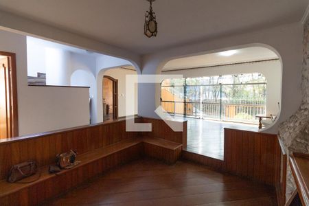 Sala de casa à venda com 4 quartos, 300m² em Jardim das Vertentes, São Paulo