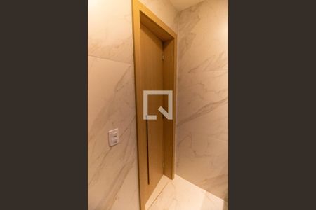 Lavabo de casa de condomínio à venda com 5 quartos, 400m² em Itaipu, Niterói