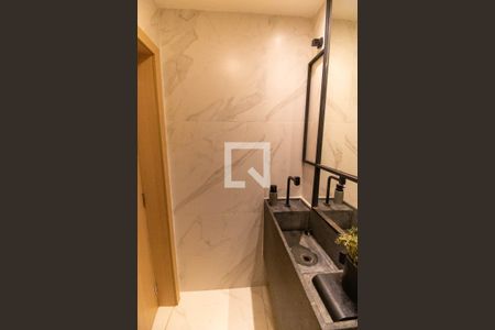 Lavabo de casa de condomínio à venda com 5 quartos, 400m² em Itaipu, Niterói