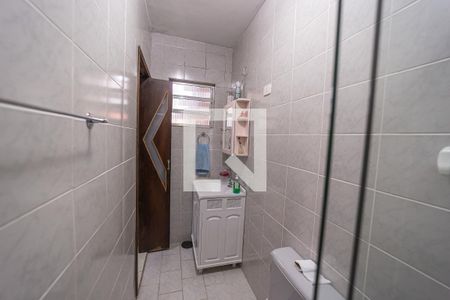 Banheiro do Quarto 1 de casa para alugar com 1 quarto, 175m² em Vila Ré, São Paulo