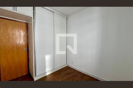 Quarto 1 de apartamento para alugar com 2 quartos, 50m² em Horto Florestal, Belo Horizonte