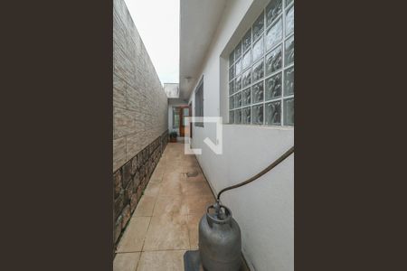 Corredor externo de casa à venda com 3 quartos, 150m² em Chácara das Pedras, Porto Alegre
