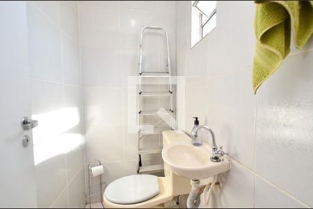 Lavabo de apartamento à venda com 2 quartos, 110m² em Sagrada Família, Belo Horizonte