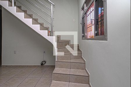 Escada de casa à venda com 4 quartos, 280m² em Vila Liviero, São Paulo