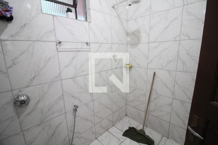 Banheiro de casa à venda com 2 quartos, 360m² em Jardim Bandeirantes, Contagem