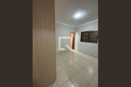 Quarto 3 de apartamento para alugar com 3 quartos, 93m² em Jardim Botânico, Ribeirão Preto
