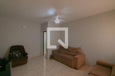 Sala de casa à venda com 2 quartos, 250m² em Jardim Guanabara, Belo Horizonte