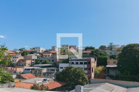 Vista Sala de casa à venda com 2 quartos, 250m² em Jardim Guanabara, Belo Horizonte
