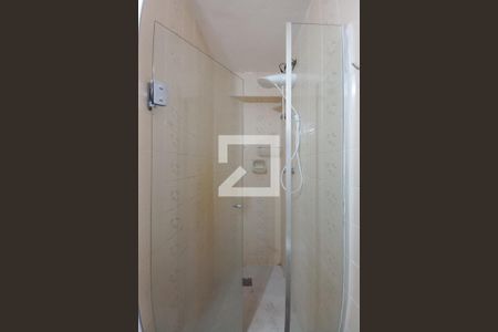 Banheiro de apartamento à venda com 1 quarto, 54m² em Centro, Campinas