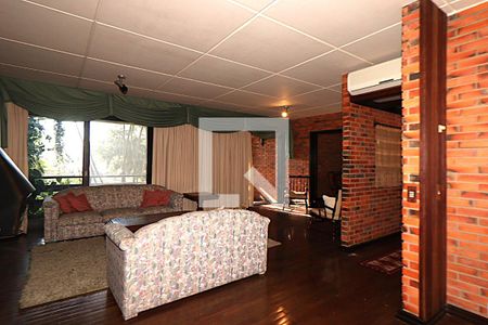 Sala de casa para alugar com 5 quartos, 338m² em Jardim Lindóia, Porto Alegre
