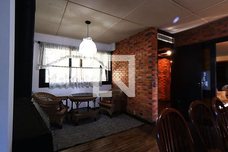 Sala de Estar de casa para alugar com 5 quartos, 338m² em Jardim Lindóia, Porto Alegre