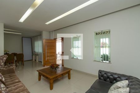 Sala de casa à venda com 3 quartos, 360m² em Santa Amelia, Belo Horizonte