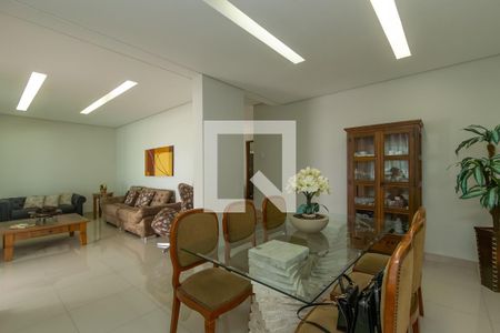 Sala de casa à venda com 3 quartos, 360m² em Santa Amelia, Belo Horizonte