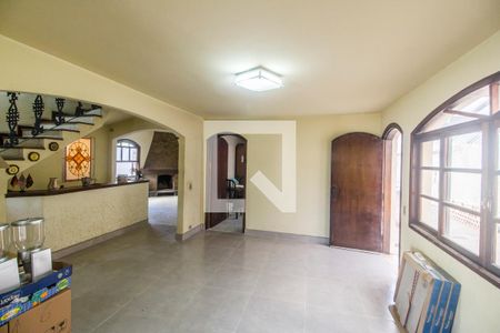 Sala de casa de condomínio à venda com 4 quartos, 385m² em Residencial Cinco (alphaville), Santana de Parnaíba
