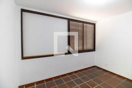 Suíte de casa à venda com 4 quartos, 190m² em Piratininga, Niterói
