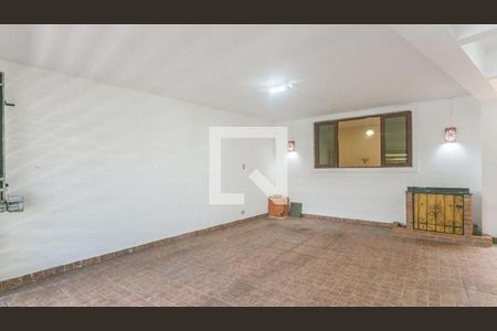 Casa à venda com 4 quartos, 260m² em Vila Albano, São Paulo