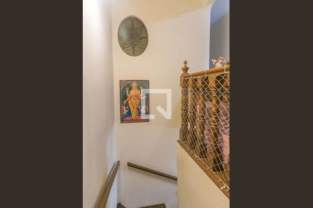 Casa à venda com 4 quartos, 260m² em Vila Albano, São Paulo