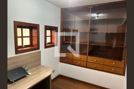 Casa à venda com 3 quartos, 197m² em Jardim das Vertentes, São Paulo