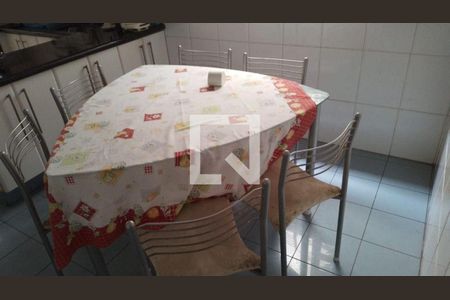 Casa à venda com 5 quartos, 275m² em Jardim Pinheiros, São Paulo