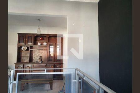 Casa à venda com 4 quartos, 220m² em Vila Albano, São Paulo