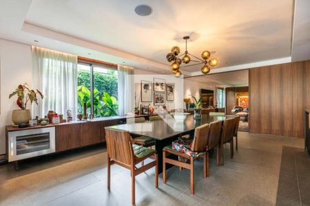 Casa à venda com 4 quartos, 925m² em Alto de Pinheiros, São Paulo