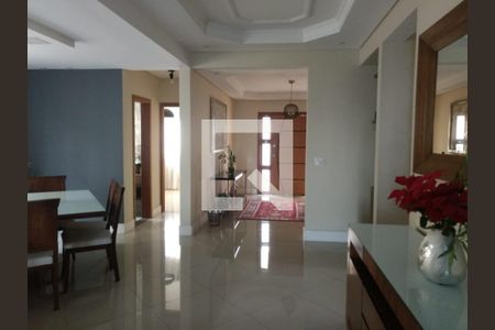 Casa à venda com 4 quartos, 320m² em Cidade São Francisco, São Paulo