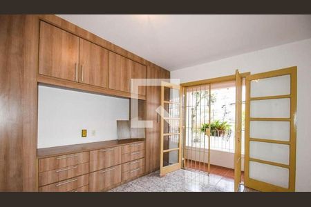 Casa à venda com 3 quartos, 180m² em Jardim Jussara, São Paulo