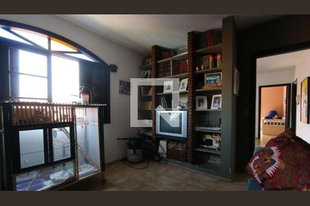 Casa à venda com 4 quartos, 355m² em Vila Sonia, São Paulo