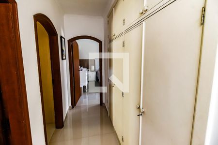 Corredor de casa à venda com 4 quartos, 410m² em Parque Monte Alegre, Taboão da Serra